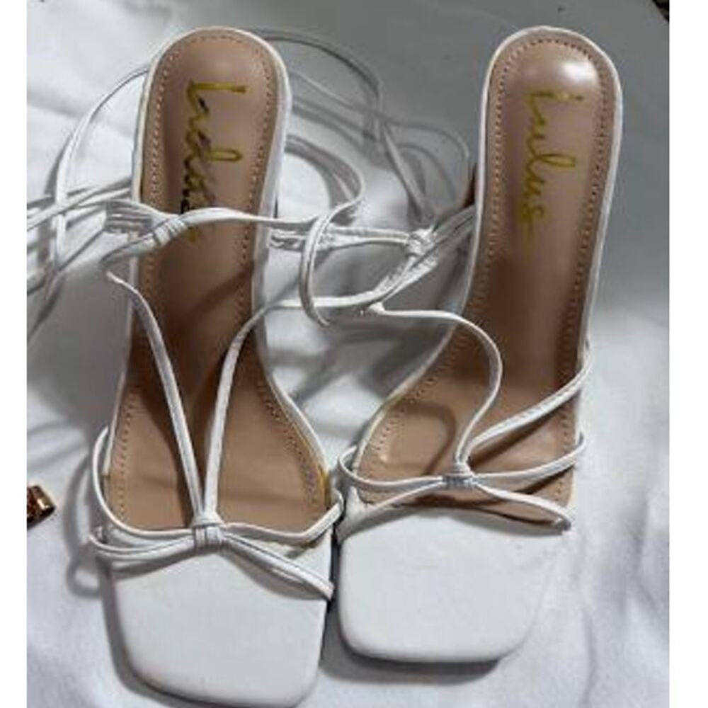 Lulus White strappy heels size 7.5